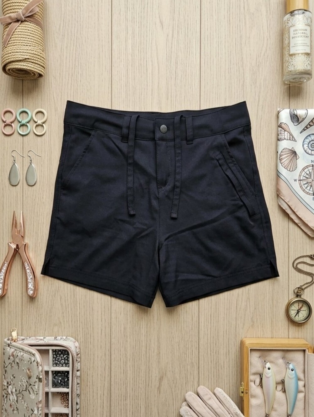 Magellan Outdoors Womens Small Black QuickDry Fishing Utility Cooling Shorts 4”